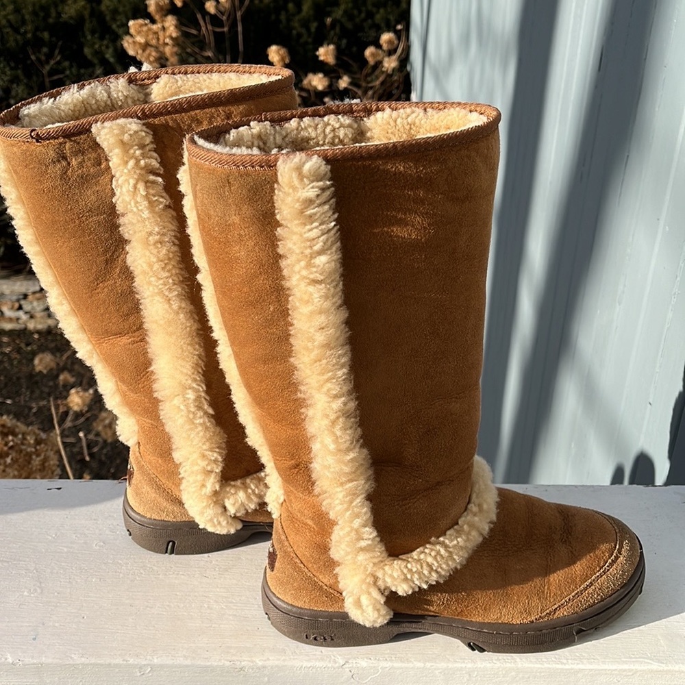 Ugg Sunburst 5218 Tall Boots Chestnut EUC โ๏ธ๐๐ - Picture 2 of 8